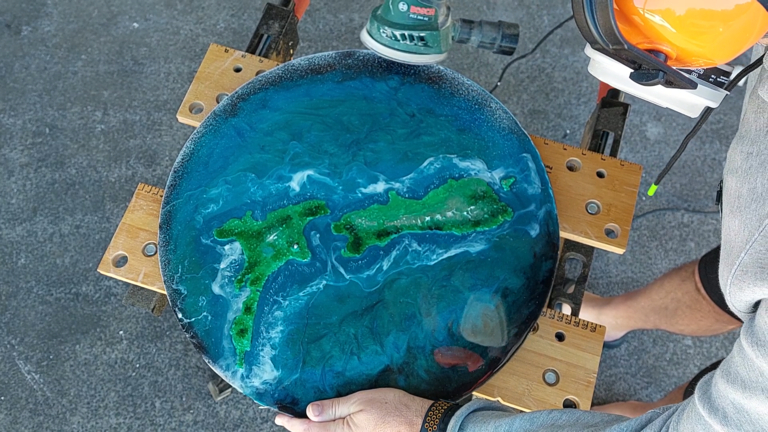 Smooth Finish Resin Ocean Art: Expertly Sanded Waves and Tranquil Sea Colors